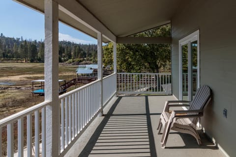 Brickers Lakefront House in Bass Lake