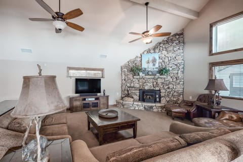 Brickers Lakefront House in Bass Lake