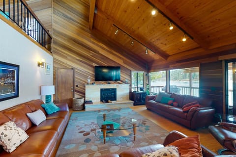 Peters Lakefront House in Bass Lake