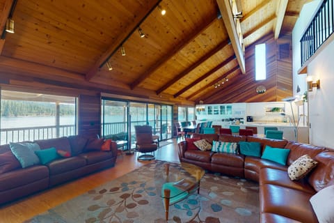 Peters Lakefront House in Bass Lake