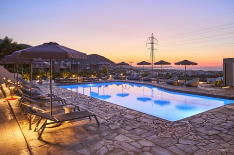 View (from property/room), Sea view, Swimming pool