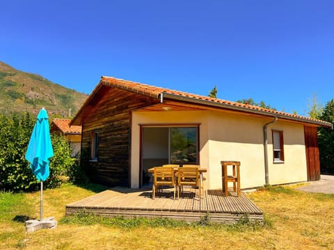 Property building, Spring, Day, Natural landscape, Balcony/Terrace, Dining area, Mountain view