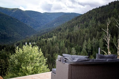 Balcony/Terrace, Seating area, Mountain view