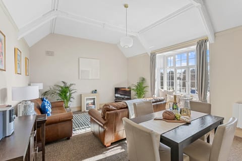 TV and multimedia, Lounge or bar, Dining area