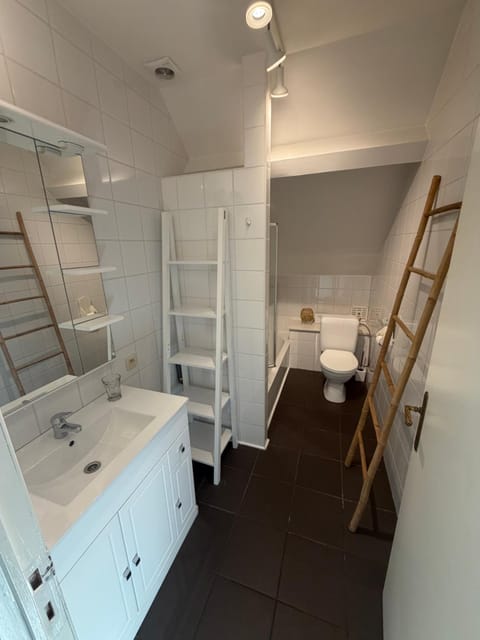 Les 3 chapeaux Dinant 6p Les canotiers 4p avec terrasse Le melon 2p SANS terrasse Apartment in Dinant