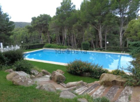 Off site, Garden, Swimming pool