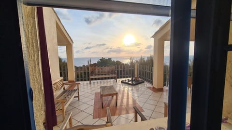 Balcony/Terrace, Sea view, Sunrise