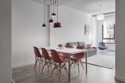 Living room, Seating area, Dining area, internet