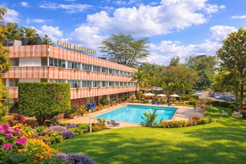 Property building, Restaurant/places to eat, Swimming pool, Breakfast