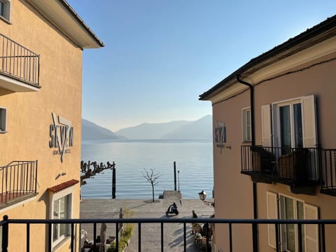 Balcony/Terrace, Mountain view