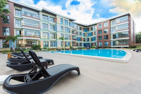 Property building, Day, Pool view, Swimming pool