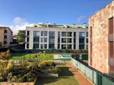 Property building, Garden, Pool view, Swimming pool