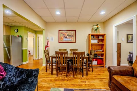 Hidden Gem, 3 Bed Cozy Condo - Dogs Welcomed House in Wisconsin