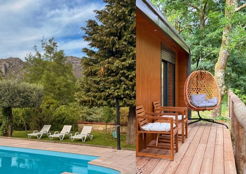 Garden, Garden view, Mountain view, Pool view, Swimming pool, sunbed