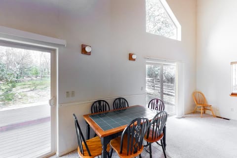 Streiff Lake House House in Bass Lake