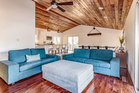 Pine Ridge Peak House in Oakhurst