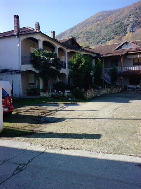 Facade/entrance, Area and facilities