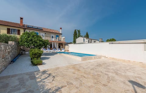 Casa Pietra Villa in Monterol