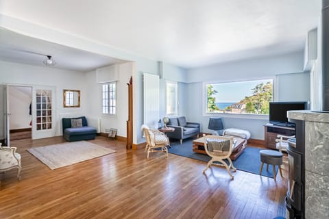 Communal lounge/ TV room, Living room