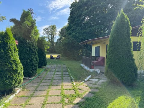 Property building, Spring, Day, Natural landscape, Garden, Garden view