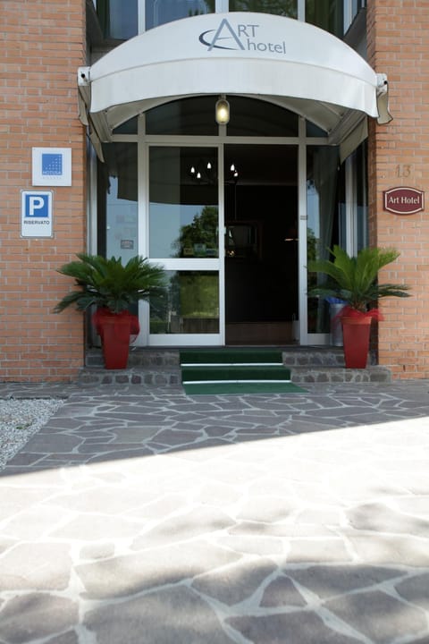Facade/entrance, Day