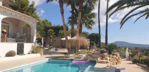 Property building, Day, Garden, Garden view, Pool view, Swimming pool, sunbed