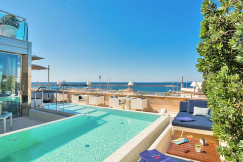 View (from property/room), Balcony/Terrace, Pool view, Sea view, Swimming pool