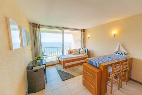 View (from property/room), Dining area, Sea view