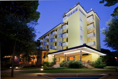 Facade/entrance, Night