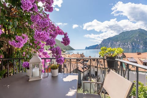 Spring, View (from property/room), Balcony/Terrace, Lake view