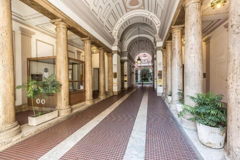 Property building, Facade/entrance