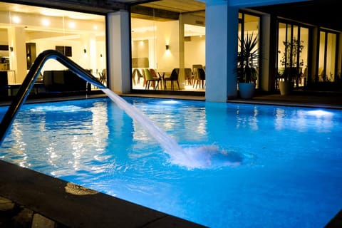 Swimming pool, Swimming pool