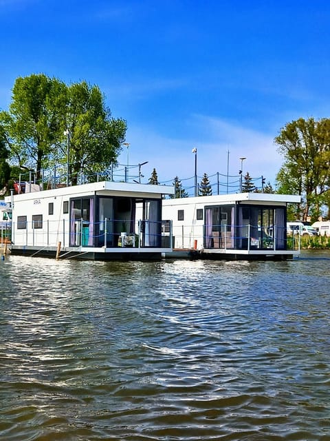 Property building, Day, Natural landscape, Activities, Lake view, River view