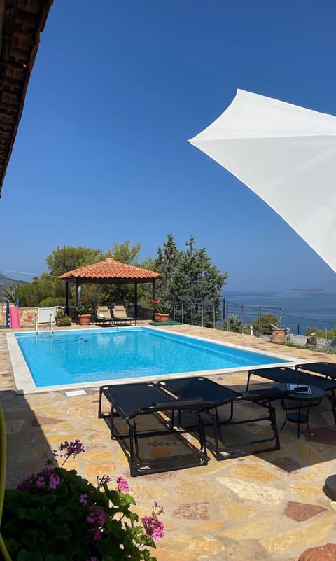 Day, Natural landscape, Pool view, Sea view, Swimming pool, sunbed