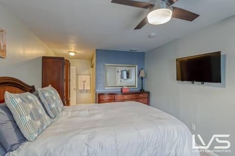 CasaDelMar- Outdoor Oasis Heated Pool 5 Min 2 Beach House in Fort Lauderdale