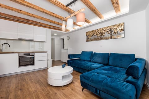Living room, Seating area, Dining area, kitchen