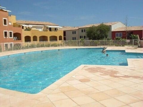 Bel appartement pour 6 personnes dans résidence avec piscine 500 m plage Apartment in Cavalaire-sur-Mer