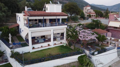 Property building, Bird's eye view, Garden view
