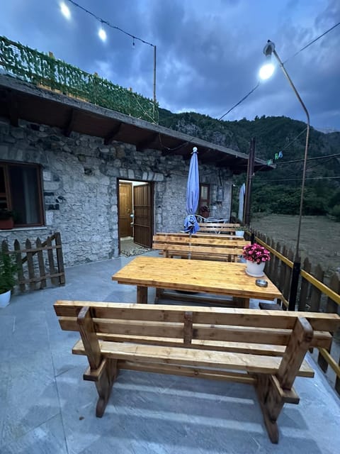 GUEST HOUSE “ Center Theth “ Bed and Breakfast in Montenegro