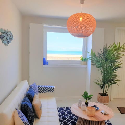 Living room, Sea view