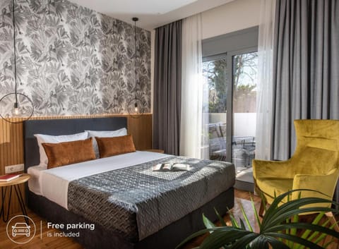 Bed, Living room