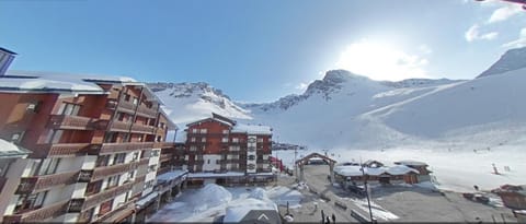 Tignes rond point des pistes vue panoramique au soleil Apartment in Tignes