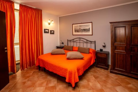 Bed, Photo of the whole room, bunk bed