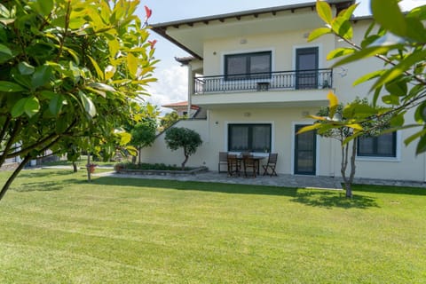 Property building, Garden view