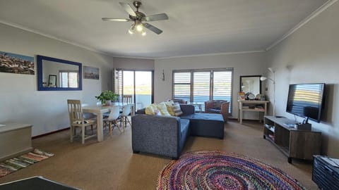Living room, Dining area, Evening entertainment