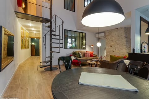 Living room, Dining area
