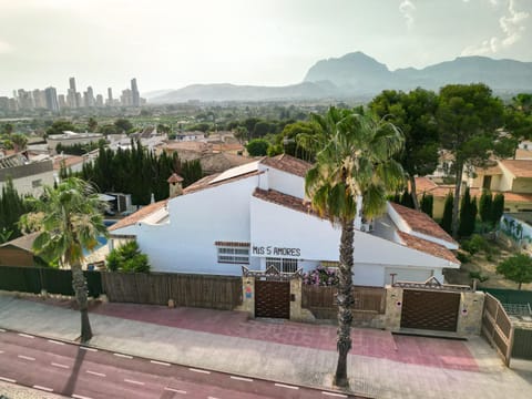 Villa Mis 5 Amores con piscina Villa in Benidorm