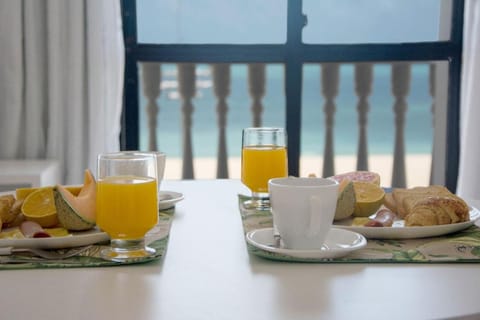 Continental breakfast, Buffet breakfast
