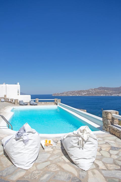 Pool view, Sea view, Swimming pool, sunbed