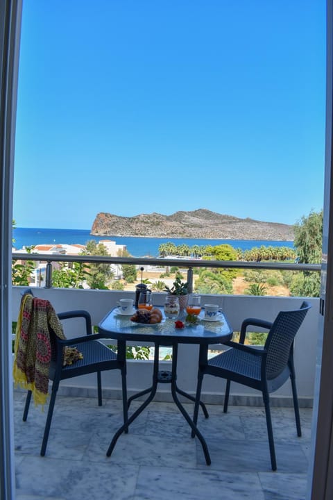 View (from property/room), Balcony/Terrace, Dining area, Sea view